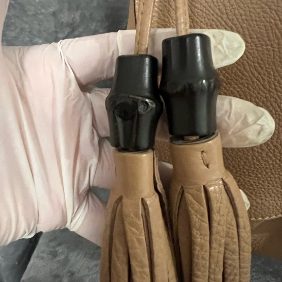 Gucci Bamboo Nouveau Camellia Medium
Fringe Bag - Picture 12 of 17